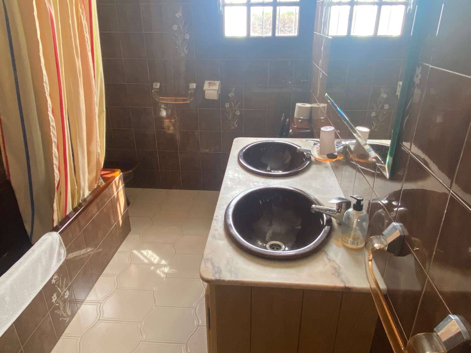 5 chambre Villa/Maison à vendre à El Velerin avec piscine garage - 689 000 € (Ref: 9591755)