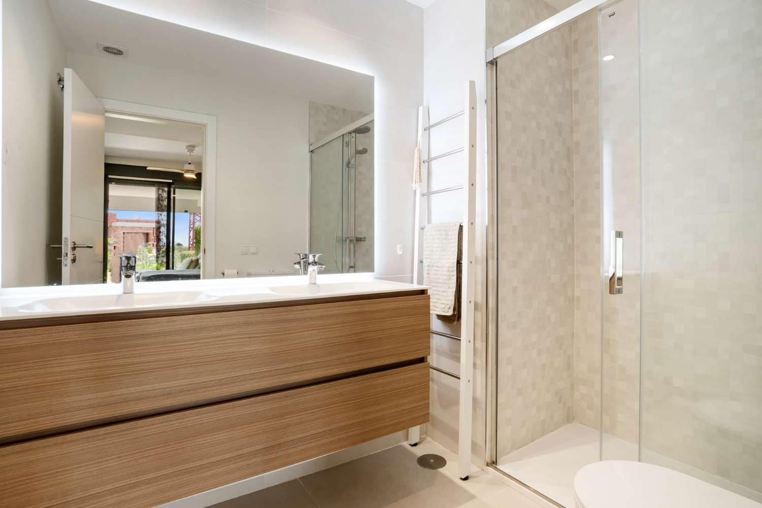 2 sovrum Lägenhet till salu i Estepona med pool garage - 495 000 € (Ref: 9591757)