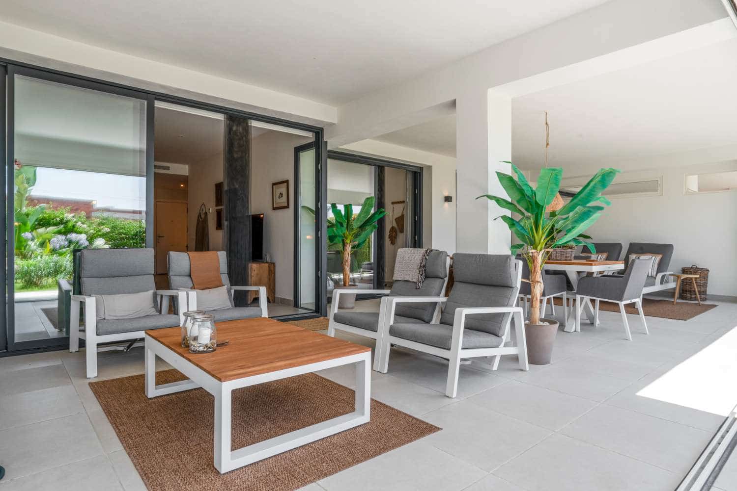 2 sovrum Lägenhet till salu i Estepona med pool garage - 495 000 € (Ref: 9591757)