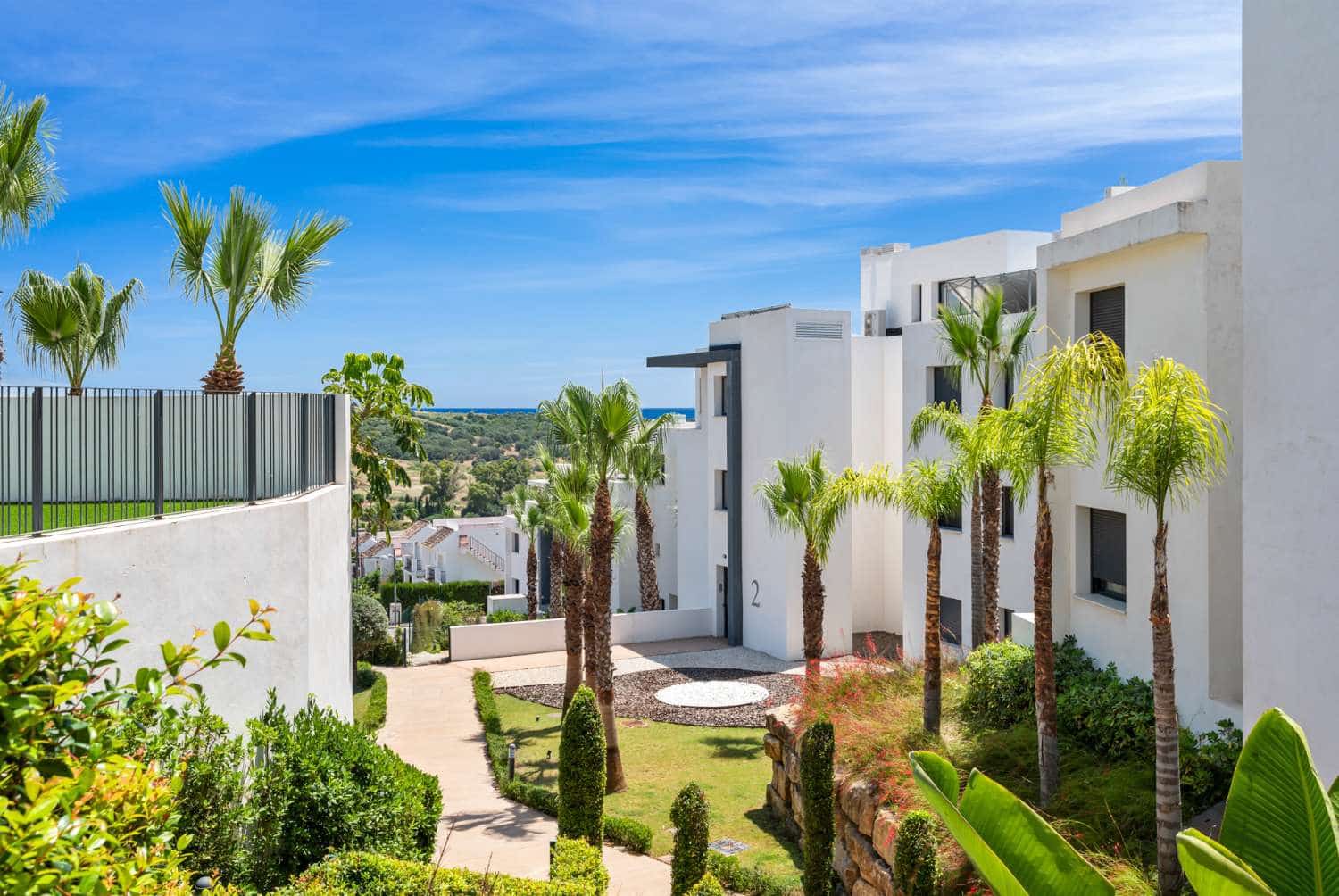 2 sovrum Lägenhet till salu i Estepona med pool garage - 495 000 € (Ref: 9591757)