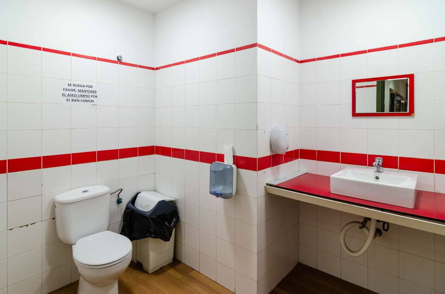 Kommersiell till salu i Malaga stad - 699 000 € (Ref: 9591758)