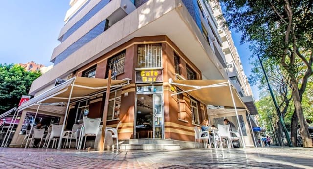 Kommersiell till salu i Málaga stad - 400 000 € (Ref: 9591759)
