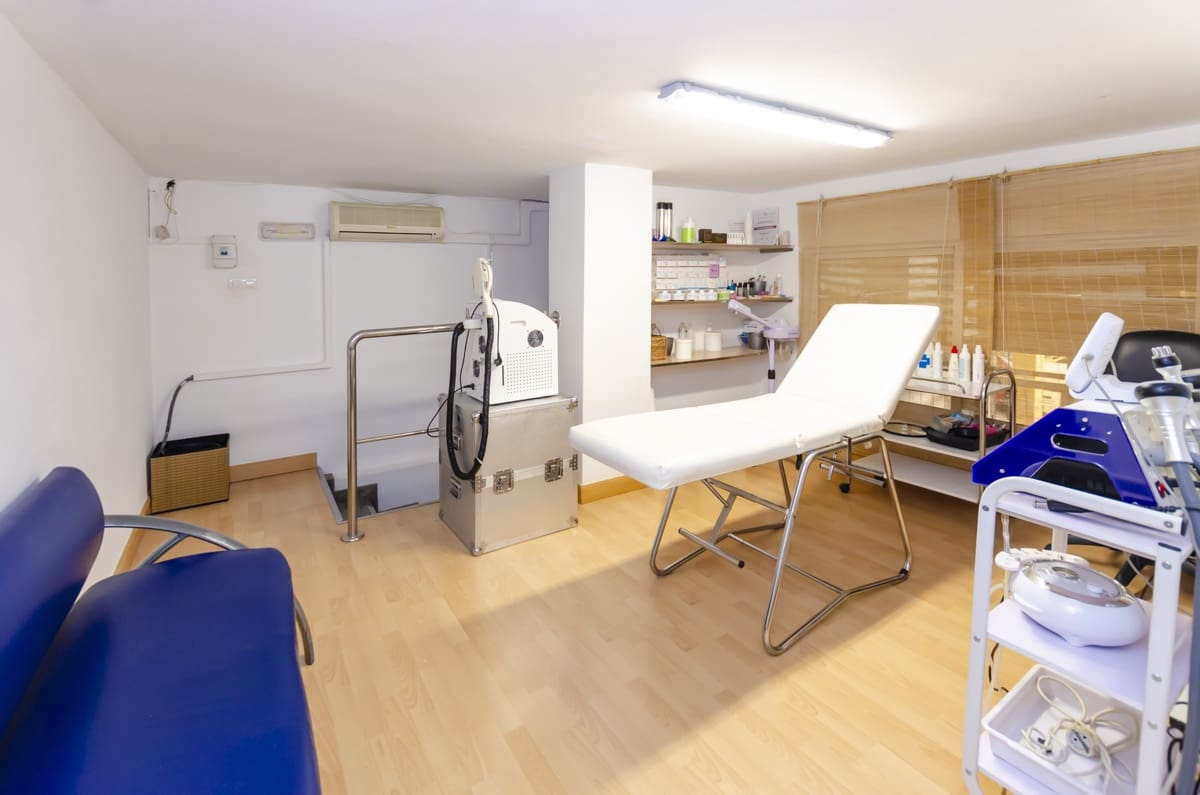 Commerciale in vendita in Malaga citta - 220.500 € (Rif: 9591760)