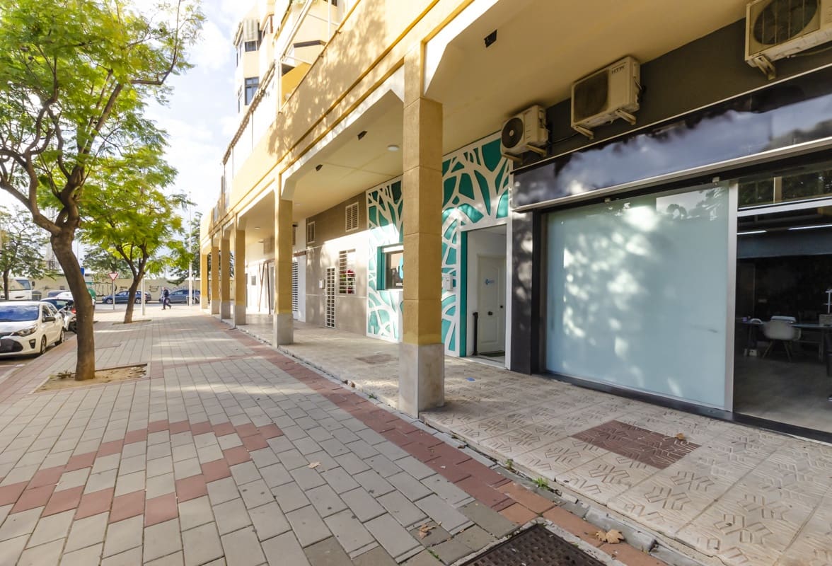 Commerciale in vendita in Malaga citta - 220.500 € (Rif: 9591760)