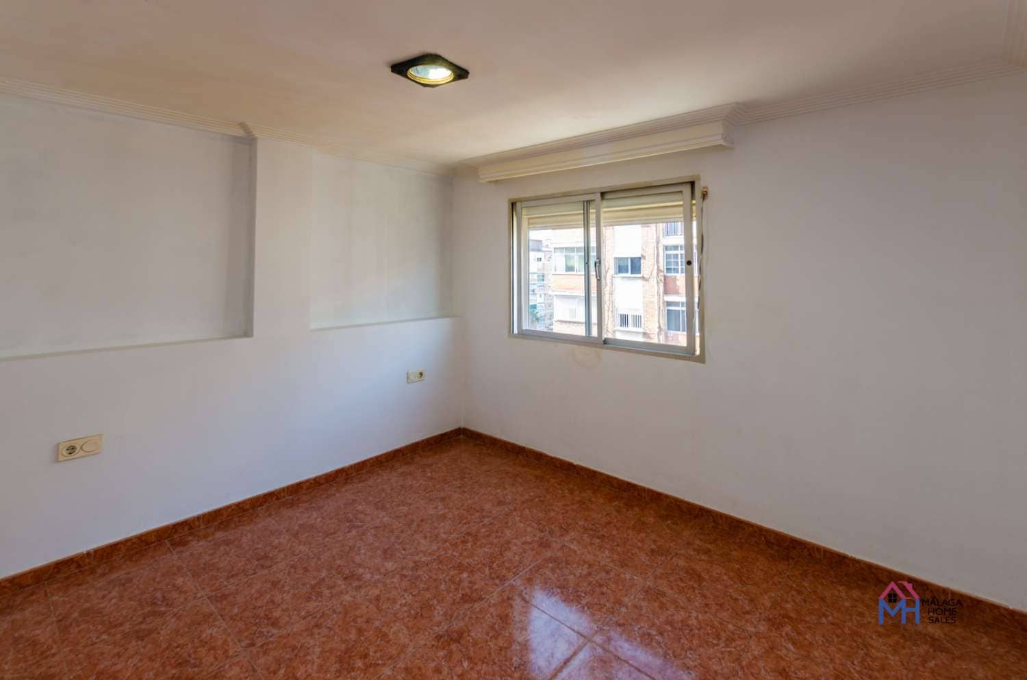 3 bedroom Flat for sale in Malaga city - € 250,000 (Ref: 9610836)