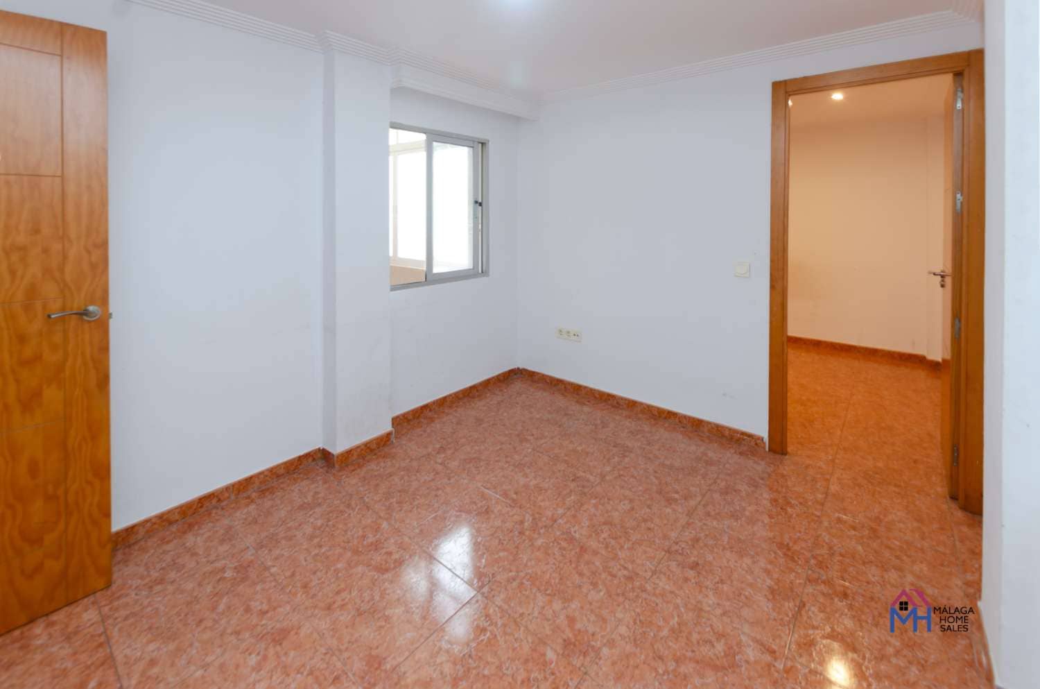 3 bedroom Flat for sale in Malaga city - € 250,000 (Ref: 9610836)