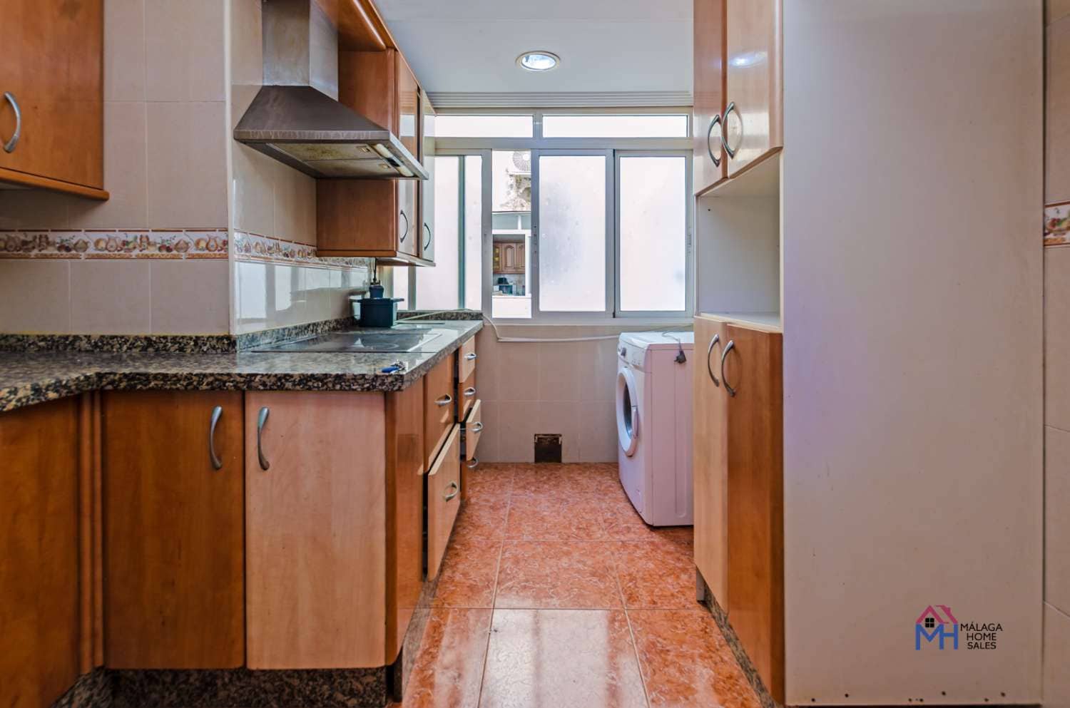 3 bedroom Flat for sale in Malaga city - € 250,000 (Ref: 9610836)