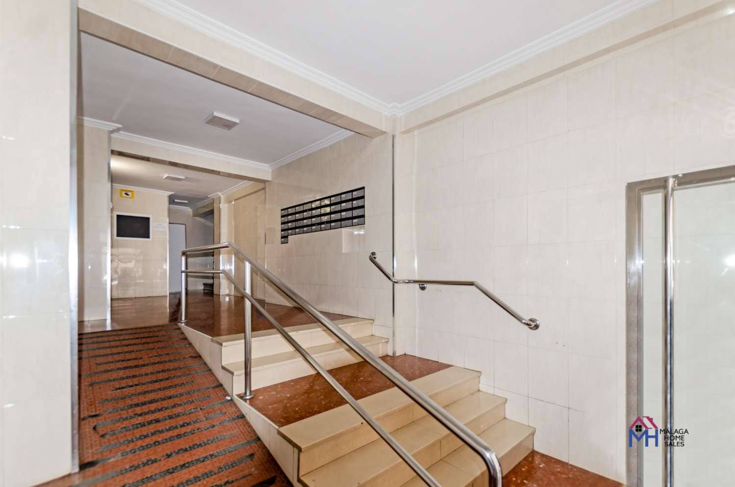 3 bedroom Flat for sale in Malaga city - € 250,000 (Ref: 9610836)