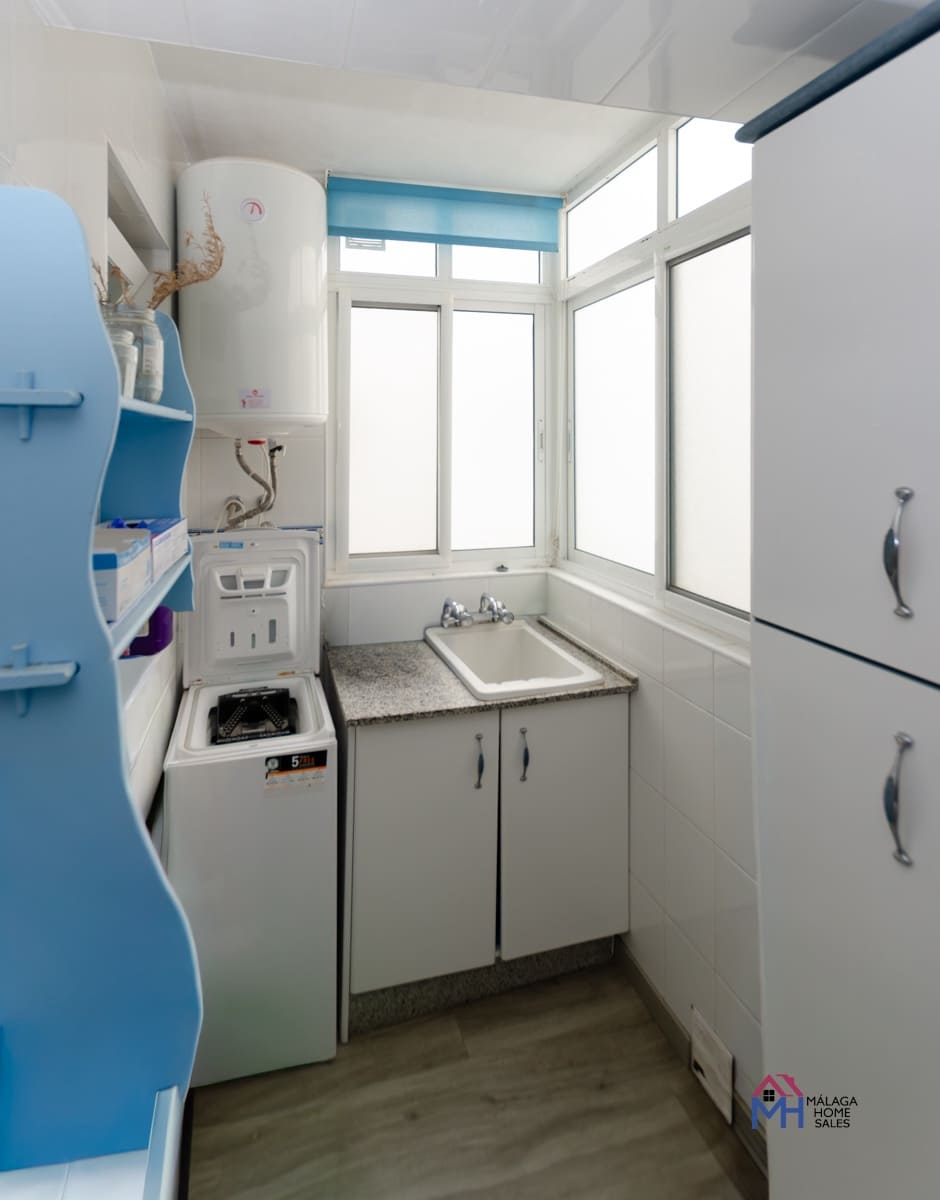 3 Zimmer Apartment zu verkaufen in Torre del Mar mit Pool Garage - 330.000 € (Ref: 9651251)