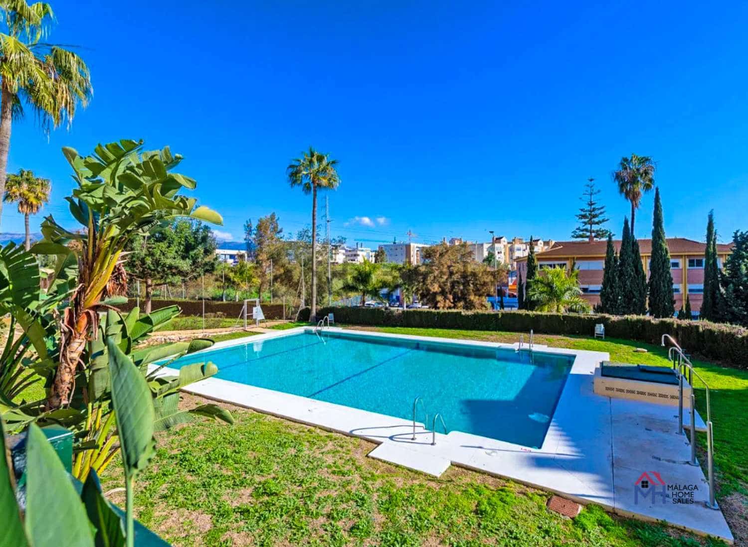 3 Zimmer Apartment zu verkaufen in Torre del Mar mit Pool Garage - 330.000 € (Ref: 9651251)