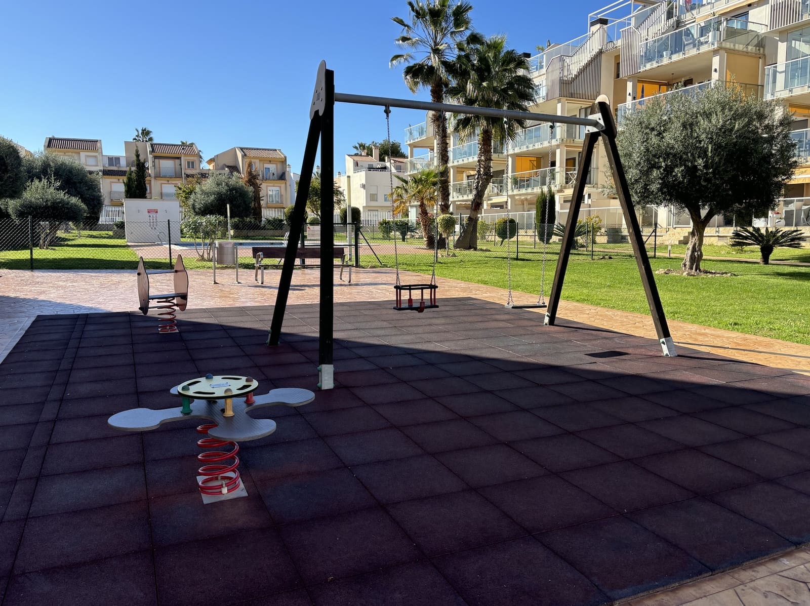 2 soveværelse Lejlighed til salg i Orihuela Costa med swimmingpool garage - € 245.000 (Ref: 9702454)