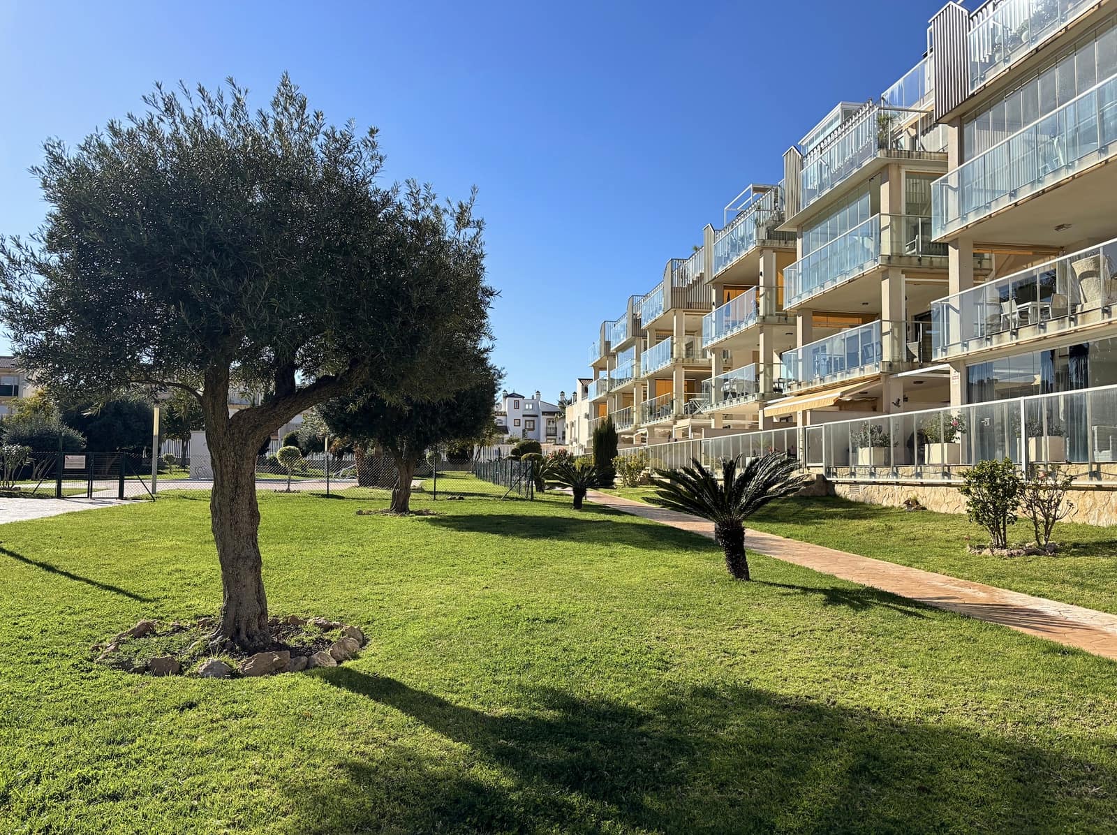 2 soveværelse Lejlighed til salg i Orihuela Costa med swimmingpool garage - € 245.000 (Ref: 9702454)