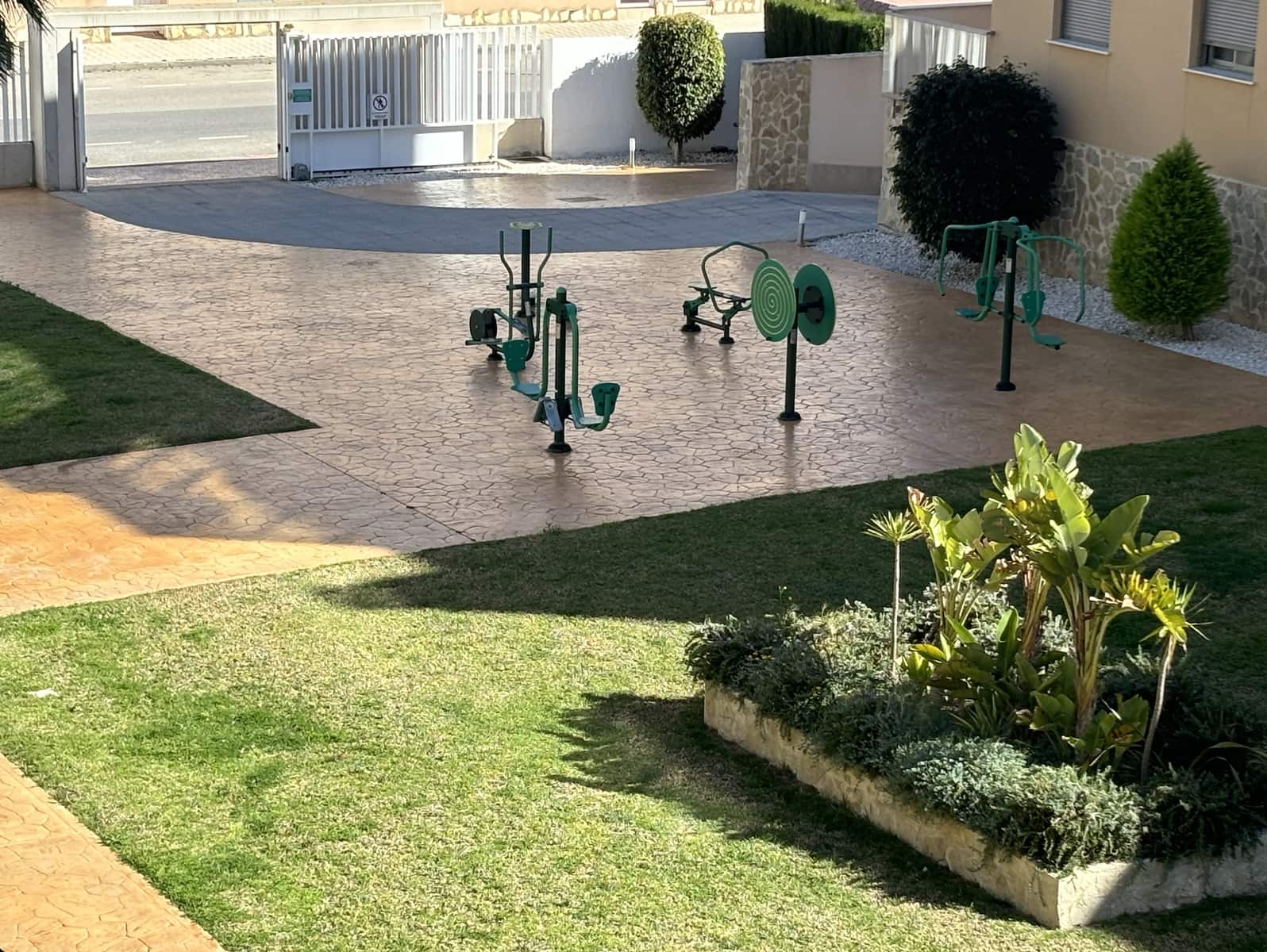 2 soveværelse Lejlighed til salg i Orihuela Costa med swimmingpool garage - € 245.000 (Ref: 9702454)