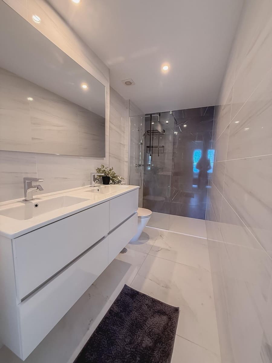 2 Zimmer Apartment zu verkaufen in Punta Prima mit Pool Garage - 489.000 € (Ref: 9715598)