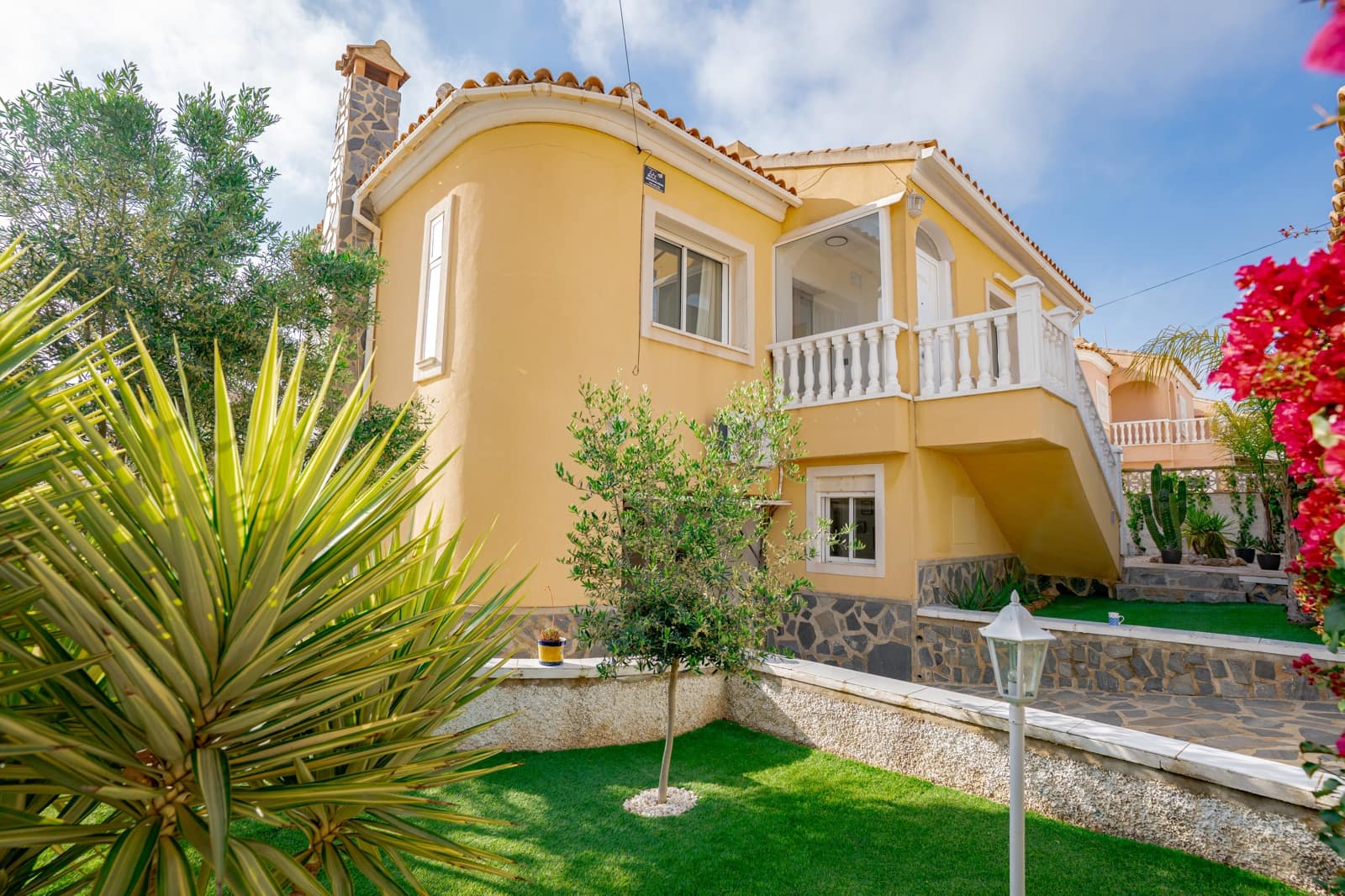 5 sypialnia Willa na sprzedaż w Orihuela Costa z basenem garażem - 429 000 € (Ref: 9807077)
