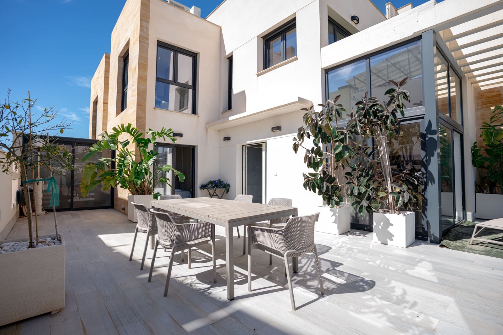 Chalet de 3 habitaciones en Orihuela Costa en venta con piscina garaje - 550.000 € (Ref: 9807078)