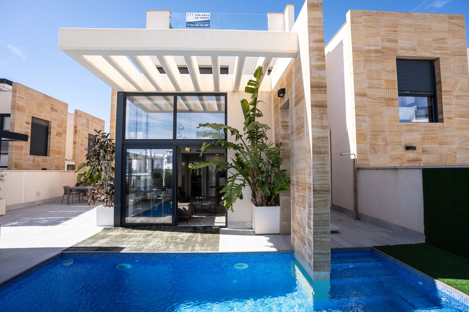 Chalet de 3 habitaciones en Orihuela Costa en venta con piscina garaje - 550.000 € (Ref: 9807078)