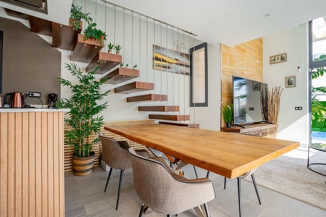 Chalet de 3 habitaciones en Lomas de Cabo Roig - Los Dolses, Orihuela en venta con piscina garaje - 550.000 € (Ref: 9807078)