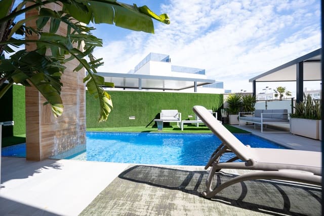 Chalet de 3 habitaciones en Lomas de Cabo Roig - Los Dolses, Orihuela en venta con piscina garaje - 550.000 € (Ref: 9807078)