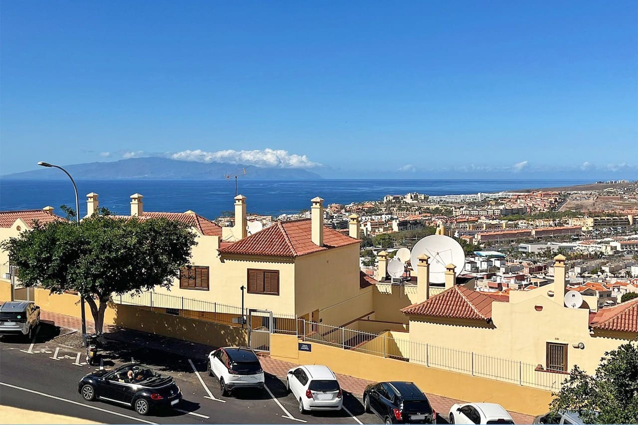 2 slaapkamer Appartement te koop in Costa Adeje met zwembad - € 479.000 (Ref: 9588050)