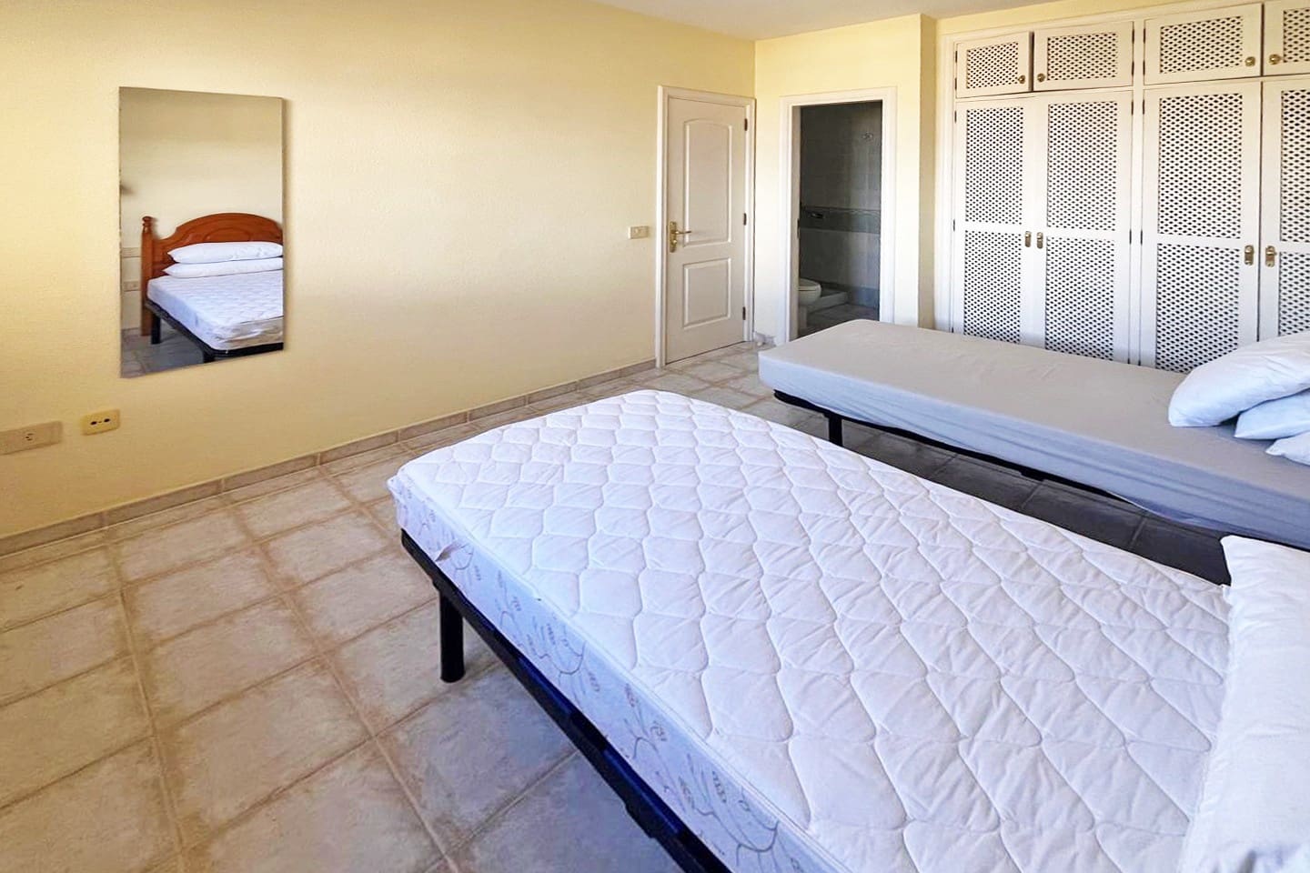 2 slaapkamer Appartement te koop in Costa Adeje met zwembad - € 479.000 (Ref: 9588050)