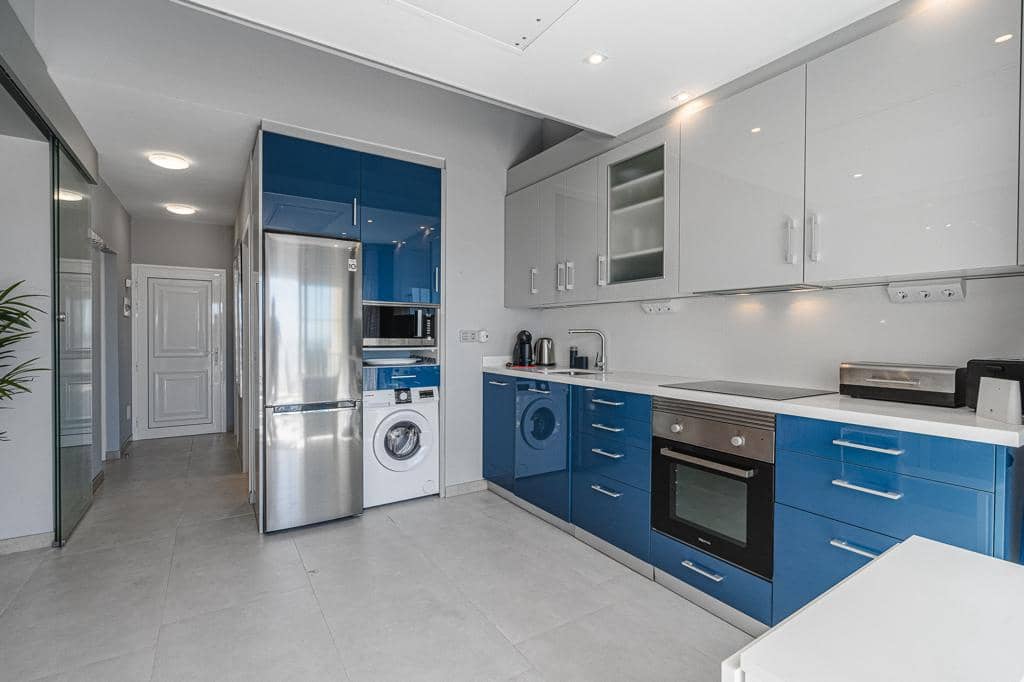 2 bedroom Penthouse for sale in Adeje with pool - € 550,000 (Ref: 9588056)