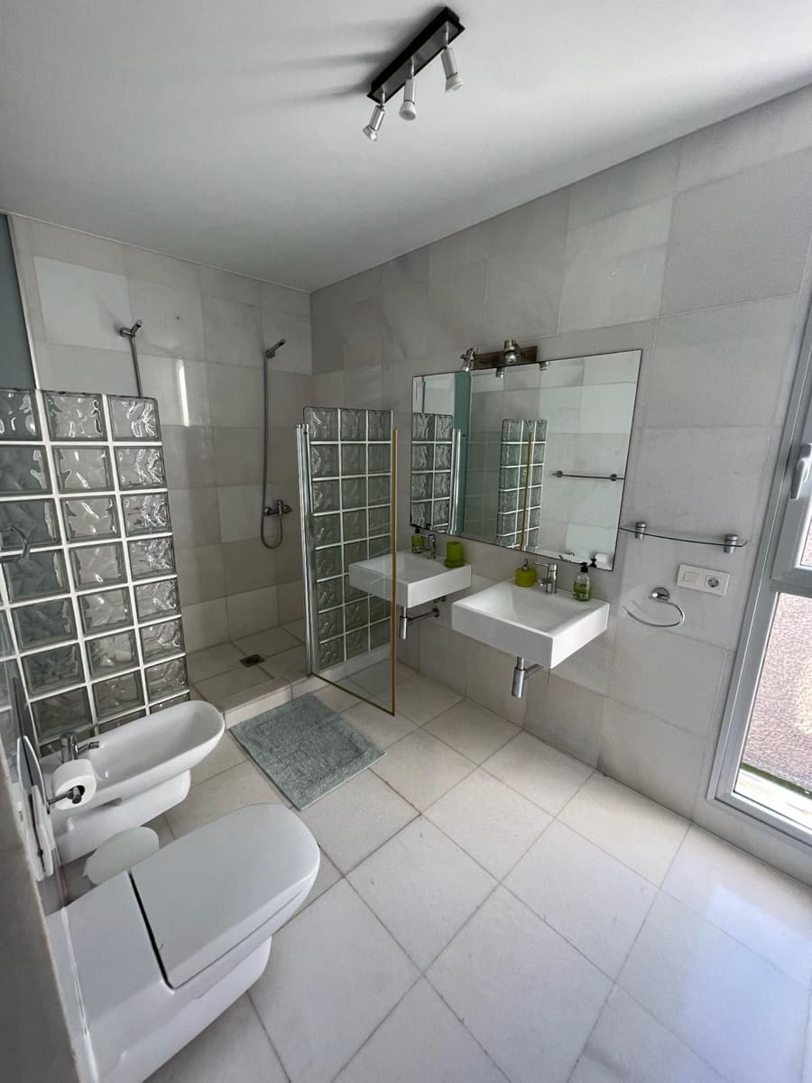 5 soverom Hus til salgs i Playa del Duque med svømmebasseng garasje - € 2 930 000 (Ref: 9588062)