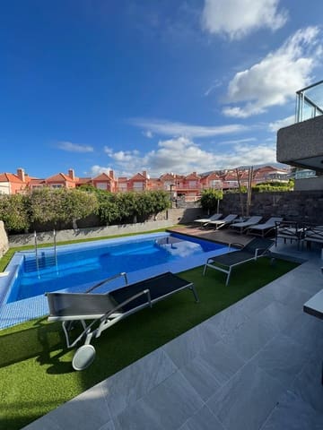 5 soverom Hus til salgs i Playa del Duque, Adeje med svømmebasseng garasje - € 2 930 000 (Ref: 9588062)