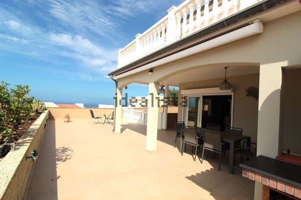 Casa de 3 habitaciones en Adeje en venta con piscina - 1.312.000 € (Ref: 9588420)