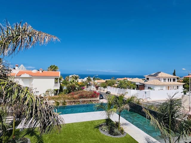 5 sovrum Villa till salu i Adeje med pool garage - 5 500 000 € (Ref: 9592181)