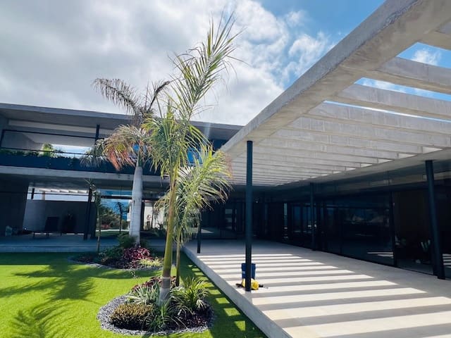 5 sovrum Villa till salu i Adeje med pool garage - 5 500 000 € (Ref: 9592181)