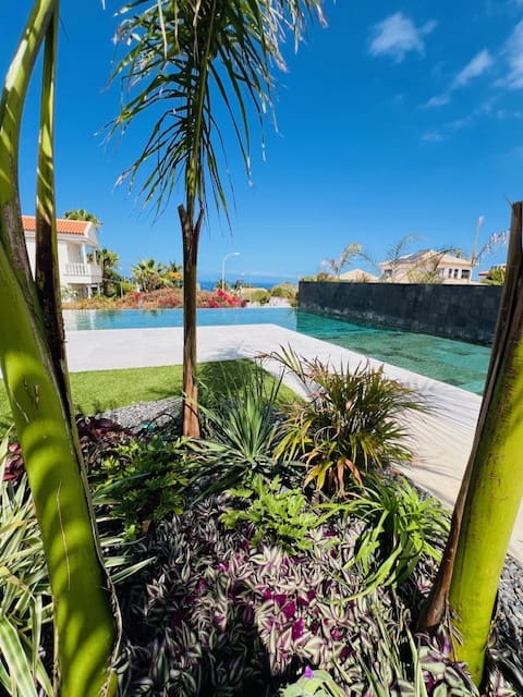 5 sovrum Villa till salu i Adeje med pool garage - 5 500 000 € (Ref: 9592181)