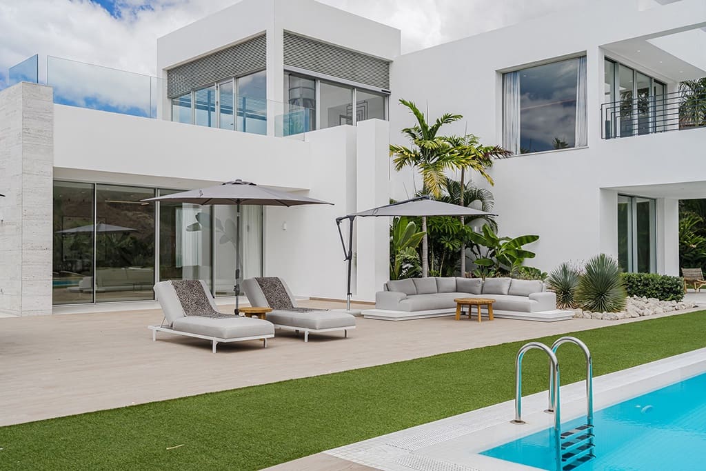 5 soveværelse Villa til salg i La Caleta Adeje med swimmingpool - € 6.150.000 (Ref: 9593062)