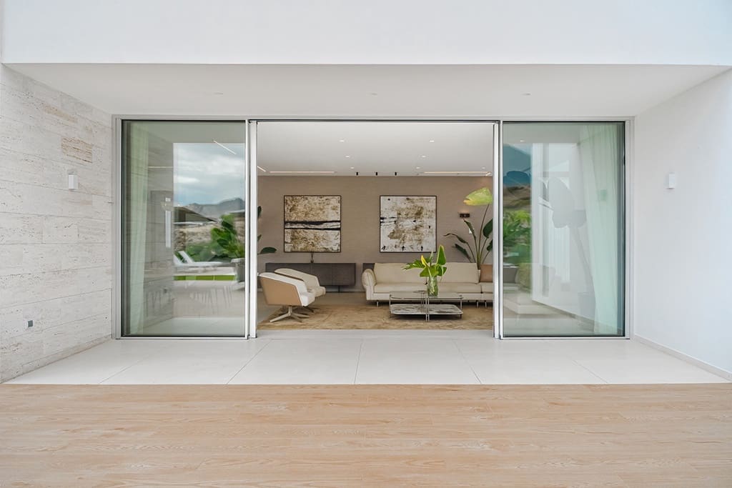 5 soveværelse Villa til salg i La Caleta Adeje med swimmingpool - € 6.150.000 (Ref: 9593062)