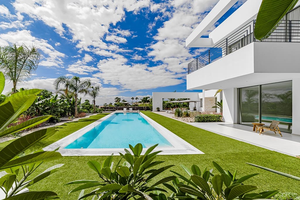 5 soveværelse Villa til salg i La Caleta Adeje med swimmingpool - € 6.150.000 (Ref: 9593062)