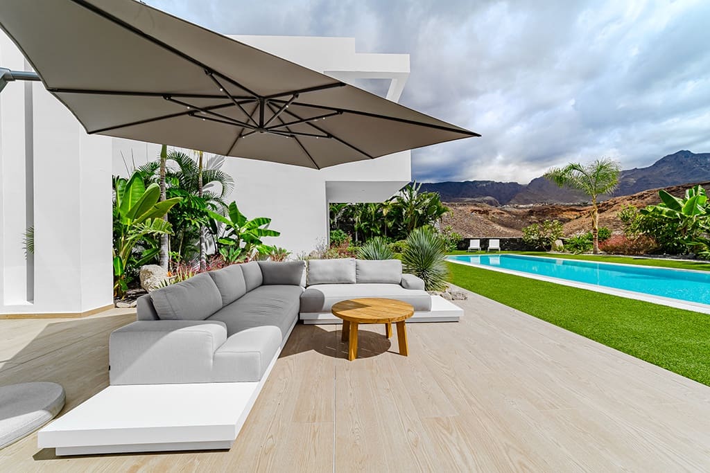 5 soveværelse Villa til salg i La Caleta Adeje med swimmingpool - € 6.150.000 (Ref: 9593062)