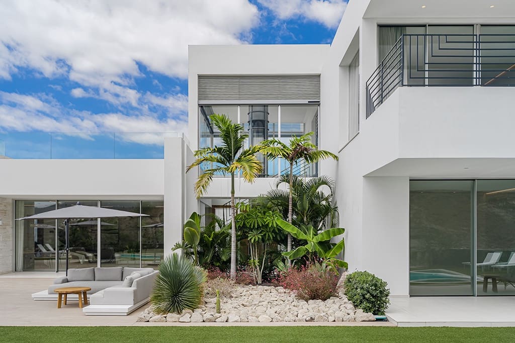 5 soveværelse Villa til salg i La Caleta Adeje med swimmingpool - € 6.150.000 (Ref: 9593062)