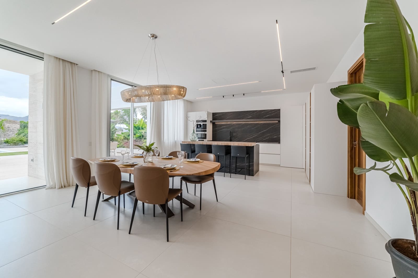 5 soveværelse Villa til salg i La Caleta Adeje med swimmingpool - € 6.150.000 (Ref: 9593062)