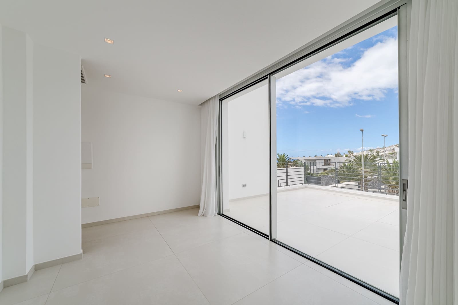 5 soveværelse Villa til salg i La Caleta Adeje med swimmingpool - € 6.150.000 (Ref: 9593062)