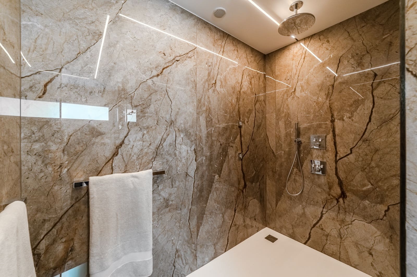 5 soveværelse Villa til salg i La Caleta Adeje med swimmingpool - € 6.150.000 (Ref: 9593062)