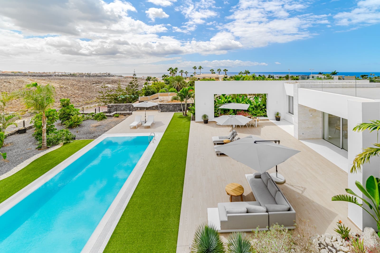 5 soveværelse Villa til salg i La Caleta Adeje med swimmingpool - € 6.150.000 (Ref: 9593062)