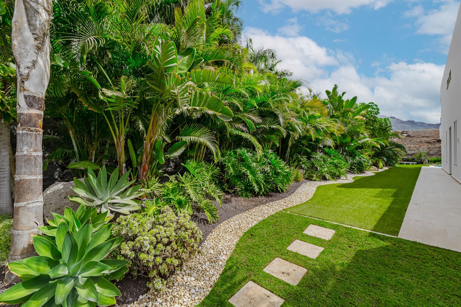 5 soveværelse Villa til salg i La Caleta Adeje med swimmingpool - € 6.150.000 (Ref: 9593062)