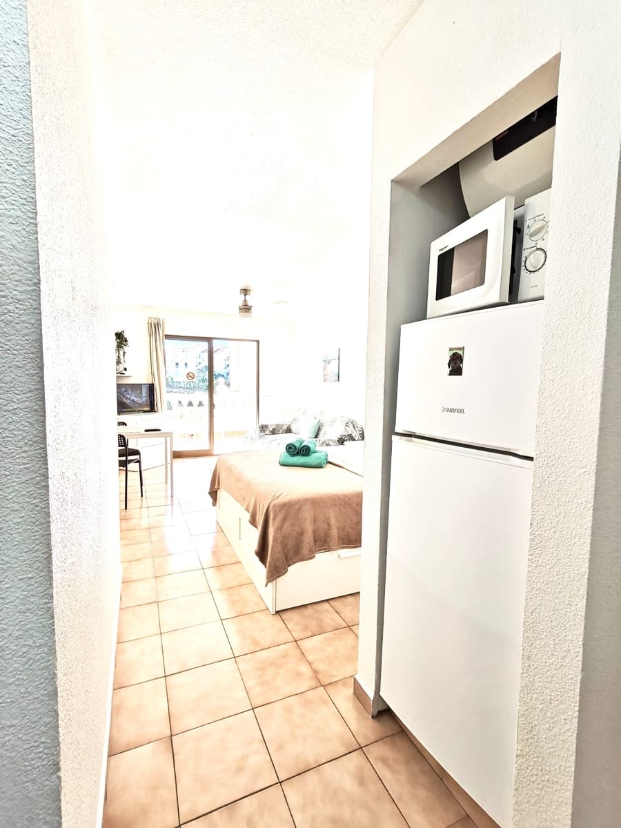 Apartament na sprzedaż w Los Cristianos z basenem - 199 000 € (Ref: 9598077)