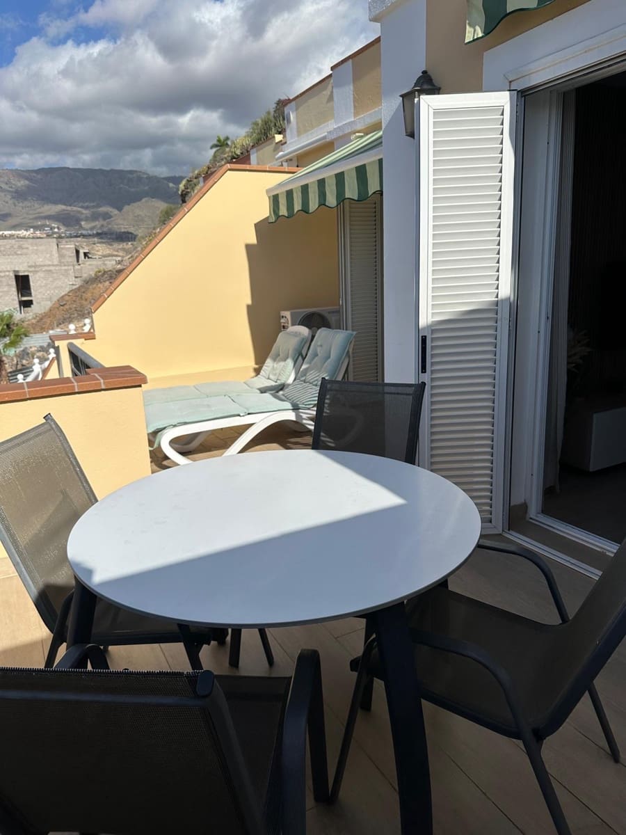 1 makuuhuone Huoneisto myytävänä paikassa Costa Adeje mukana uima-altaan - 580 000 € (Ref: 9618542)