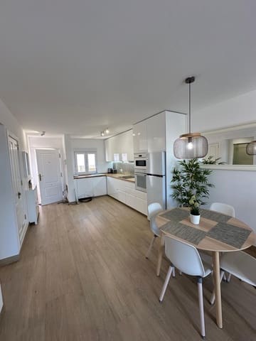1 soverom Leilighet til salgs i Playa del Duque, Adeje med svømmebasseng - € 580 000 (Ref: 9618542)