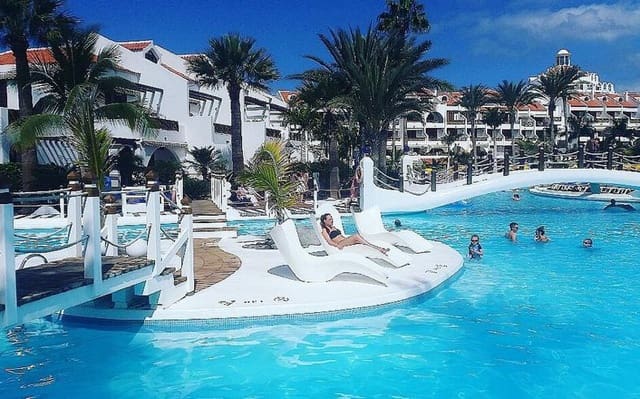 1 soveværelse Lejlighed til leje i Playa de las Americas, Arona med swimmingpool - € 3.000 (Ref: 9669587)