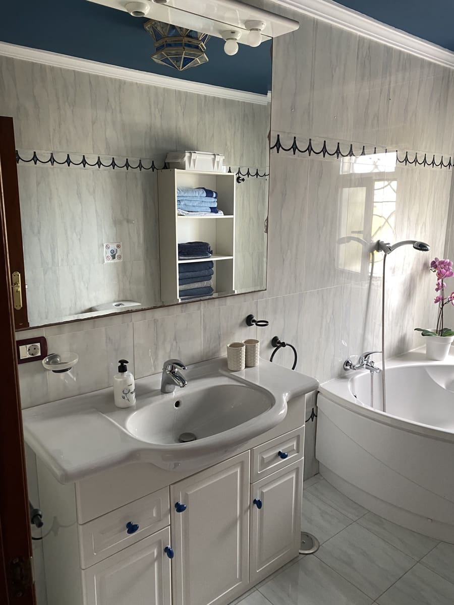 3 soverom Hus til salgs i Los Cristianos med svømmebasseng garasje - € 995 000 (Ref: 9795678)