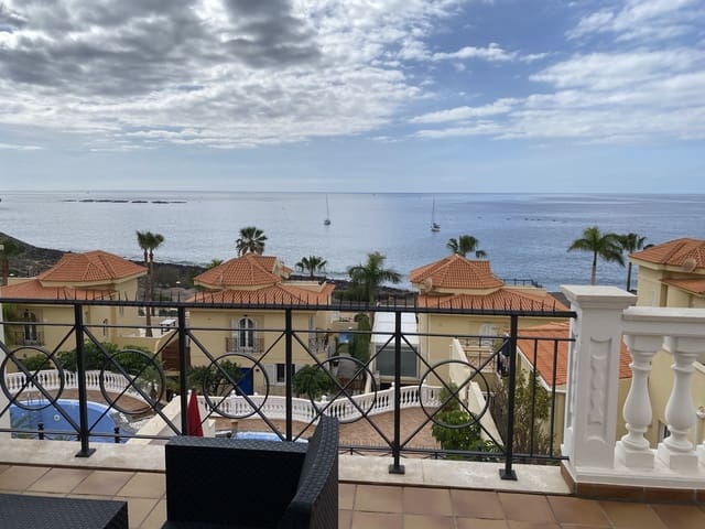 3 soverom Hus til salgs i Los Cristianos, Arona med svømmebasseng garasje - € 995 000 (Ref: 9795678)