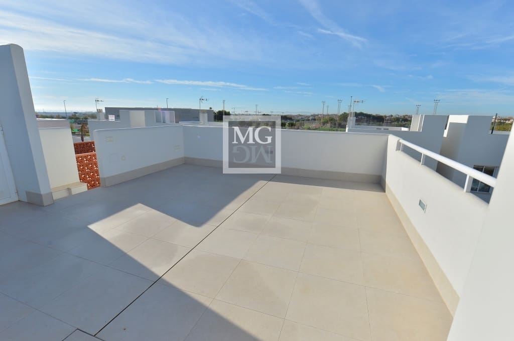 3 bedroom Semi-detached Villa for sale in Pilar de la Horadada with pool garage - € 575,000 (Ref: 9625153)