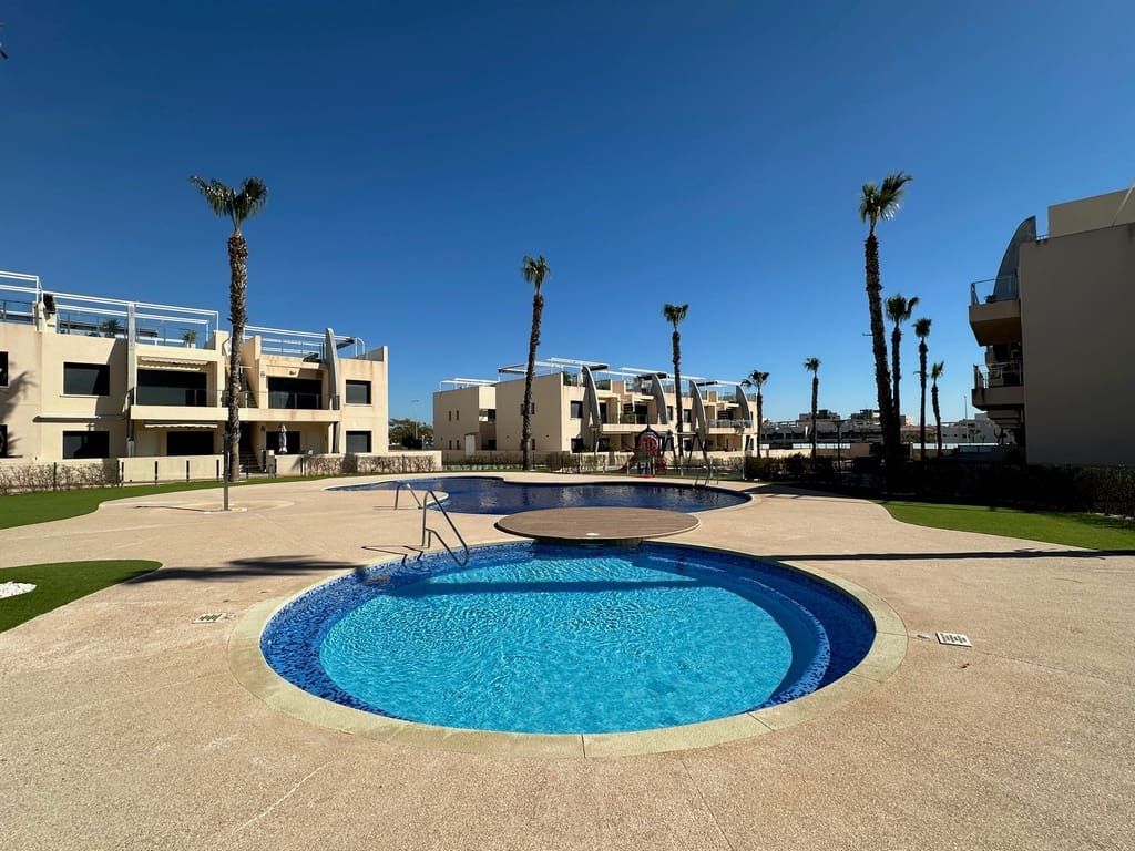 2 Zimmer Apartment zu verkaufen in Torre de la Horadada mit Pool - 249.000 € (Ref: 9626750)